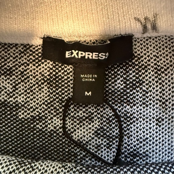 New EXPRESS Printed Mock Neck Padded Shoulder Sweater medium - Picture 7 of 12